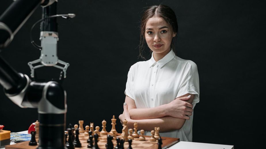 Chess & artificial intelligence: strategy, training, innovation